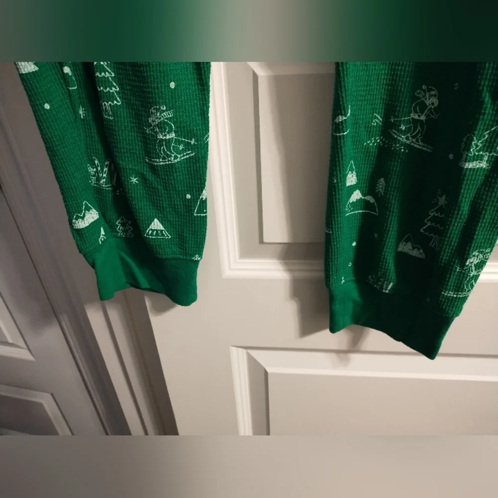 Men's Green Christmas Pajama Set with Tree Print